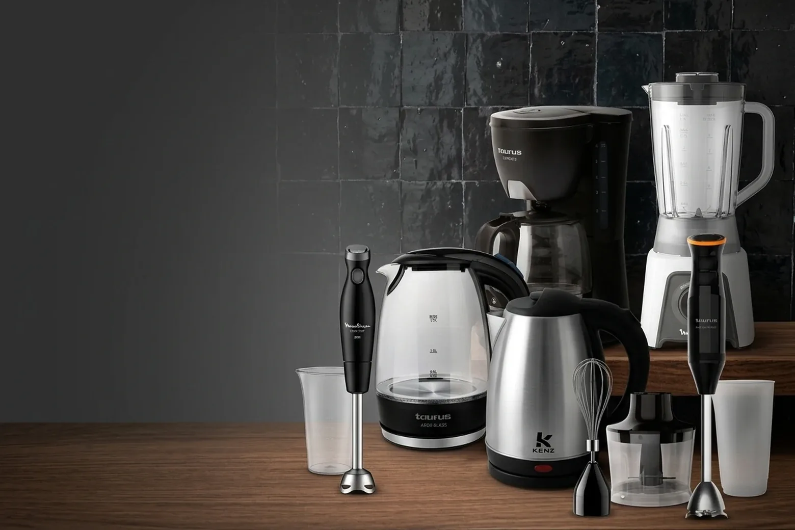 Petit électroménager de cuisine : bouilloires, blender, mixeurs plongeants, cafetière