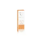 عناية Capital Soleil الملونة المضادة للبقع 3 في 1 من Vichy 50 مل